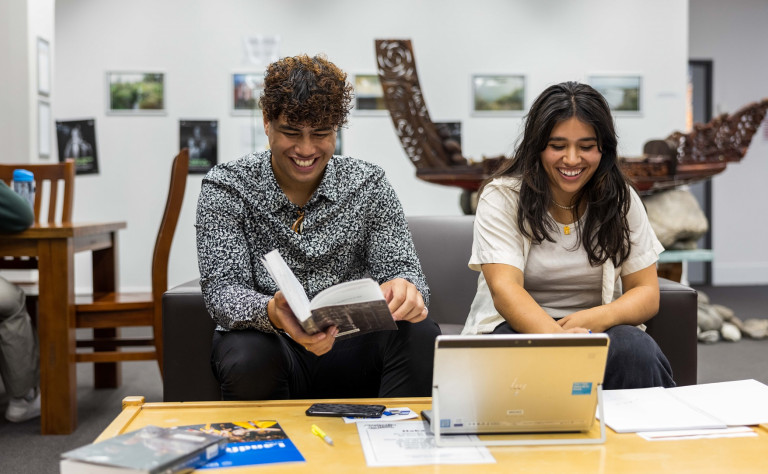 Lincoln 2021 DM725   medium res